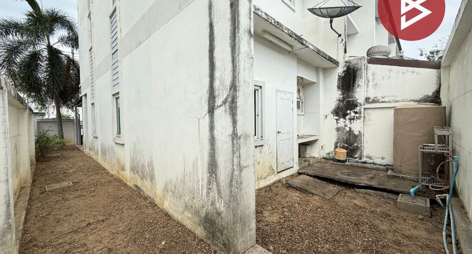 For sale 3 bedrooms townhouse in Mueang Nakhon Pathom, Nakhon Pathom