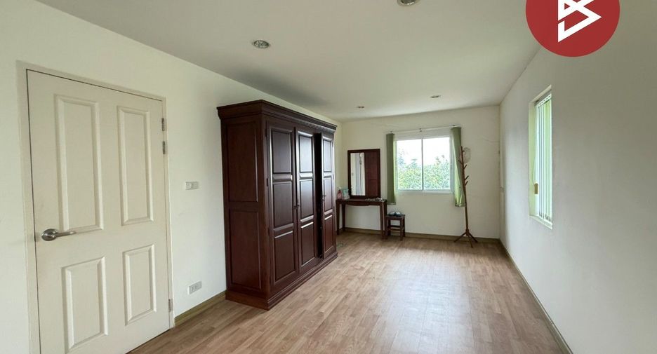 For sale 3 bedrooms townhouse in Mueang Nakhon Pathom, Nakhon Pathom