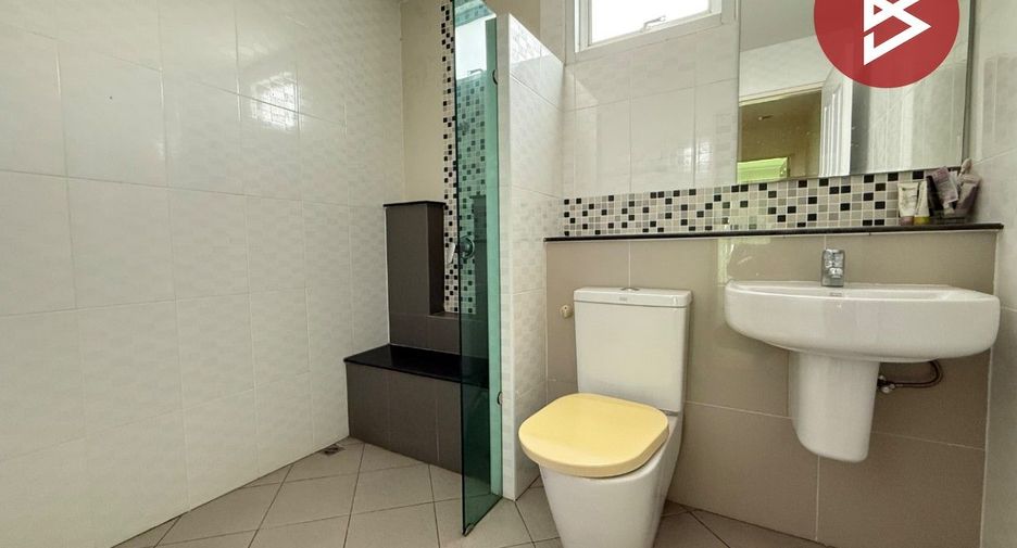 For sale 3 bedrooms townhouse in Mueang Nakhon Pathom, Nakhon Pathom