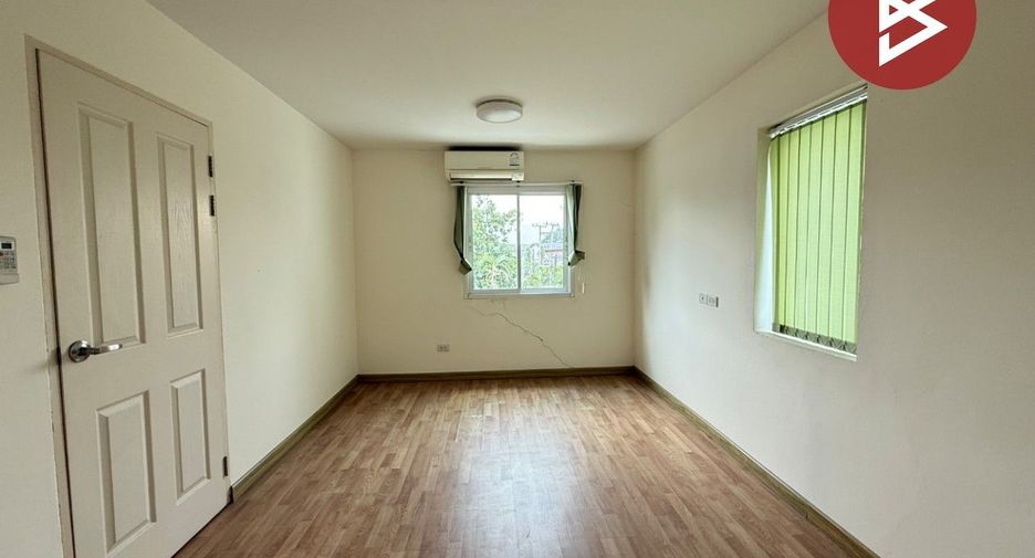 For sale 3 bedrooms townhouse in Mueang Nakhon Pathom, Nakhon Pathom