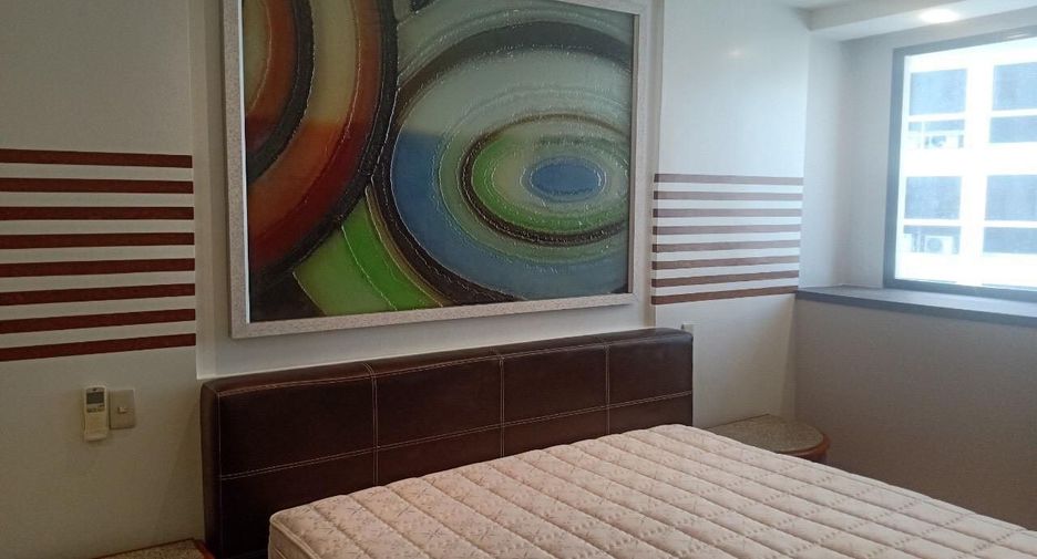 For rent 3 bedrooms condo in Khlong Toei, Bangkok