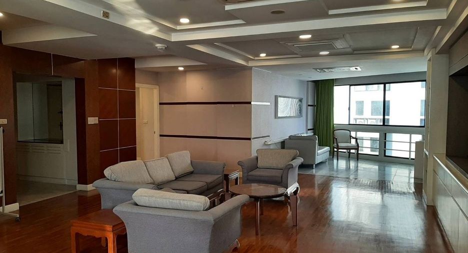 For rent 3 bedrooms condo in Khlong Toei, Bangkok