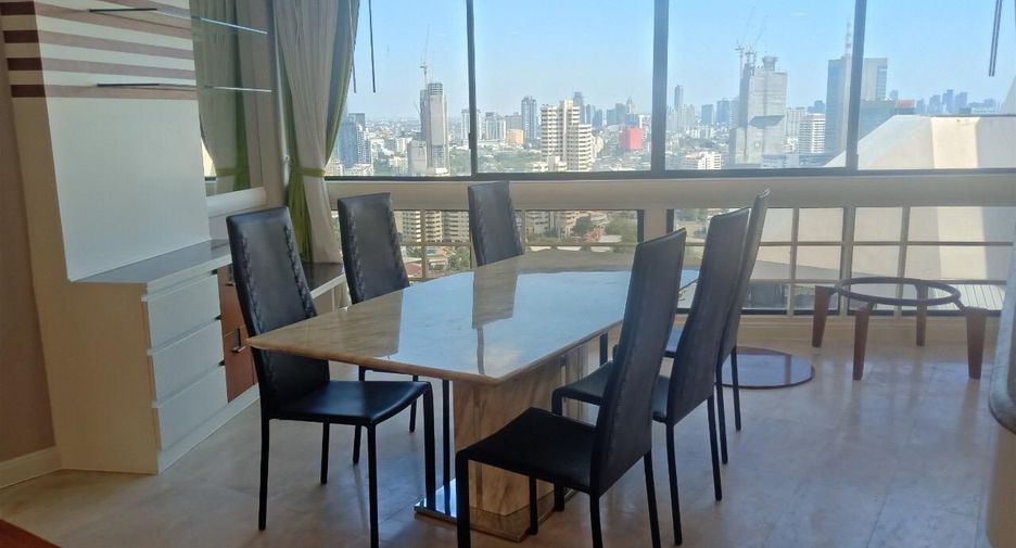 For rent 3 bedrooms condo in Khlong Toei, Bangkok