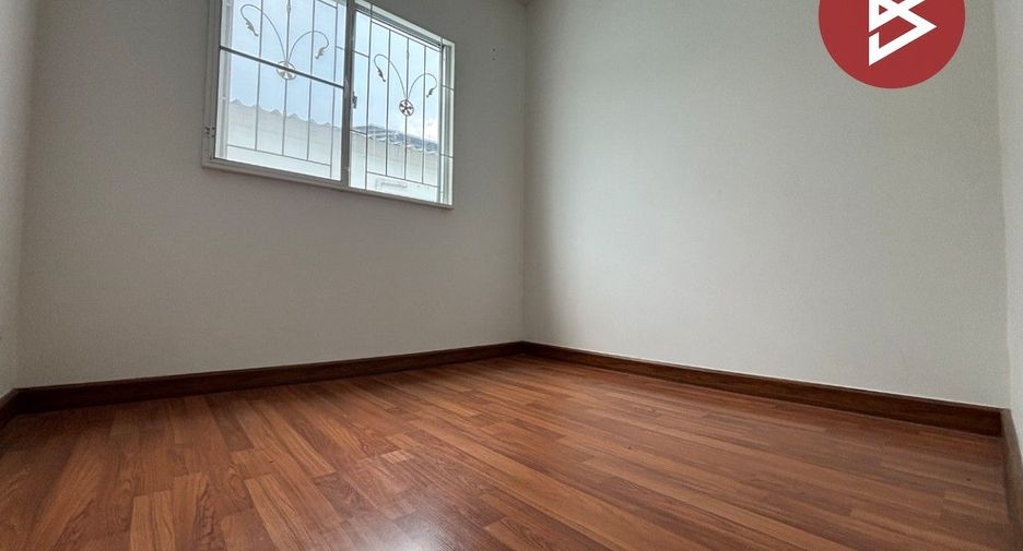Casa adosada en venta de 3 habitaciones en Mueang Pathum Thani, Pathum Thani