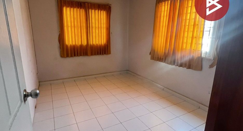 Casa adosada en venta de 2 habitaciones en Phan Thong, Chonburi