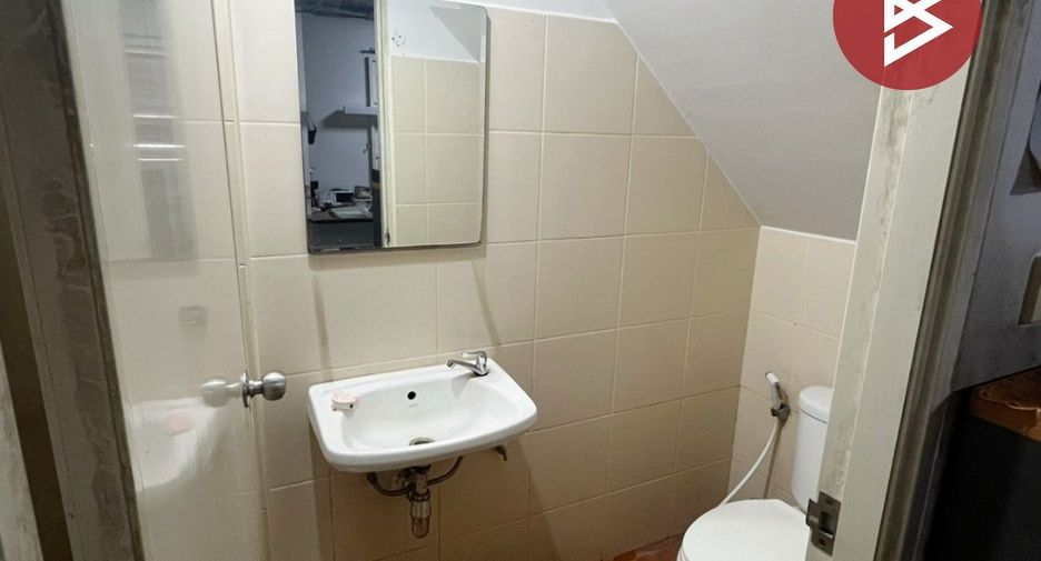 Casa adosada en venta de 2 habitaciones en Phan Thong, Chonburi