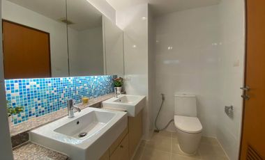 Condo en alquiler y en venta de 3 habitaciones en Phra Khanong, Bangkok