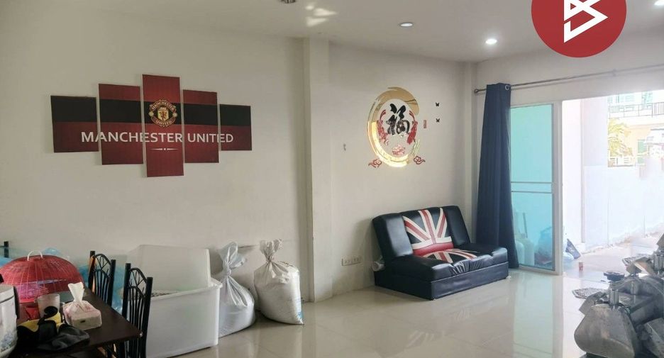 For sale 3 bedrooms townhouse in Bang Pakong, Chachoengsao