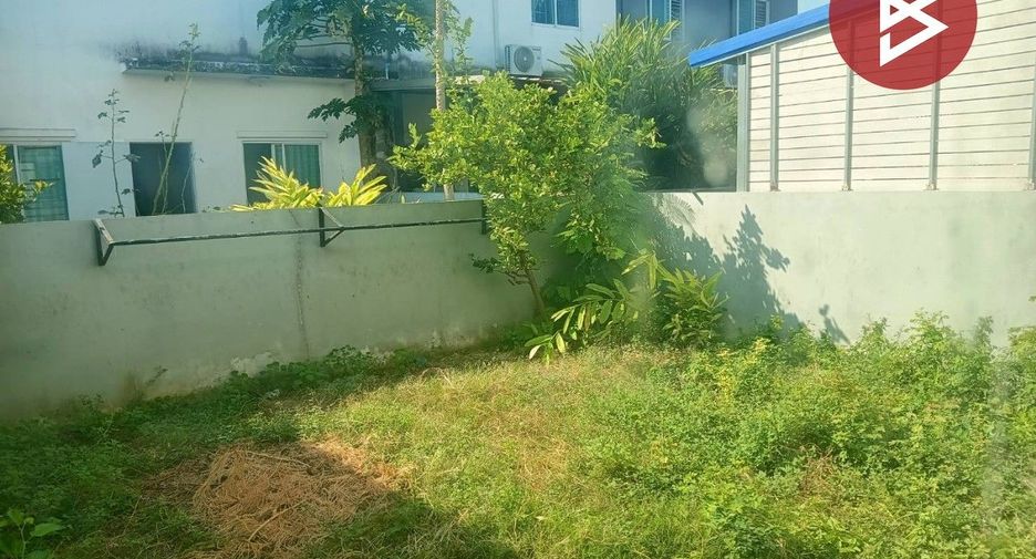 For sale 3 bedrooms townhouse in Bang Pakong, Chachoengsao