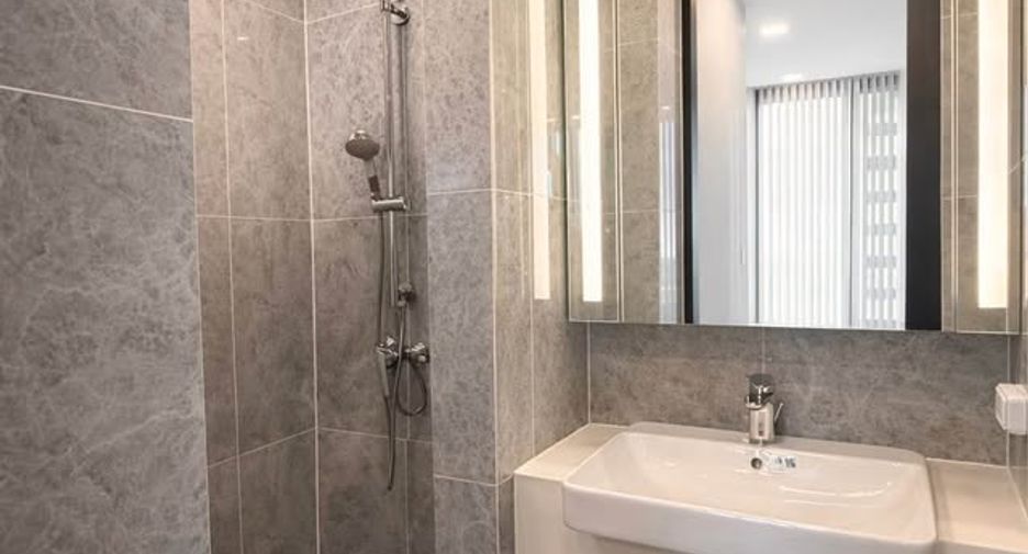 For rent 1 bed condo in Phaya Thai, Bangkok