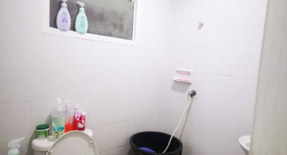 For sale 3 bedrooms townhouse in Nong Khaem, Bangkok