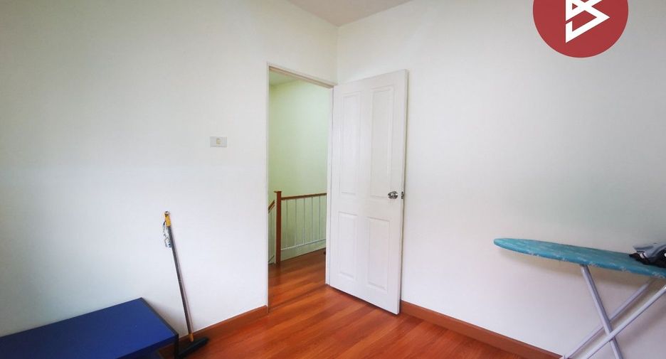 For sale 3 bedrooms townhouse in Nong Khaem, Bangkok