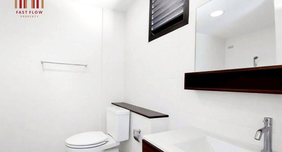 Gewerbefläche zur Miete und zum Kauf mit 4 Zimmer in Pak Kret, Nonthaburi