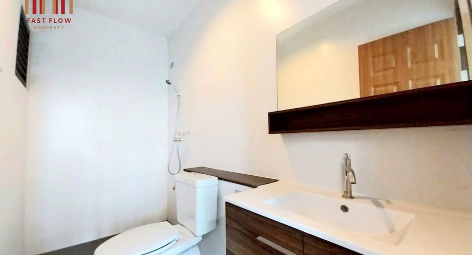 Gewerbefläche zur Miete und zum Kauf mit 4 Zimmer in Pak Kret, Nonthaburi