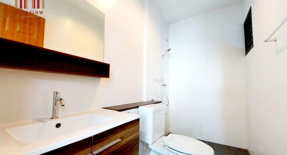 Gewerbefläche zur Miete und zum Kauf mit 4 Zimmer in Pak Kret, Nonthaburi