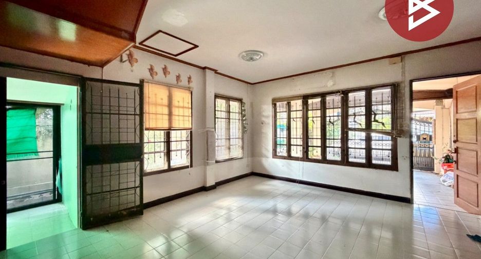 Casa adosada en venta de 3 habitaciones en Sai Mai, Bangkok
