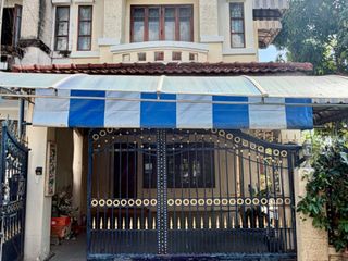 Casa adosada en venta de 3 habitaciones en Sai Mai, Bangkok