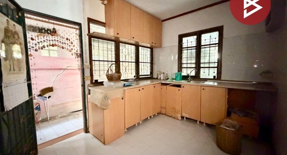 Casa adosada en venta de 3 habitaciones en Sai Mai, Bangkok
