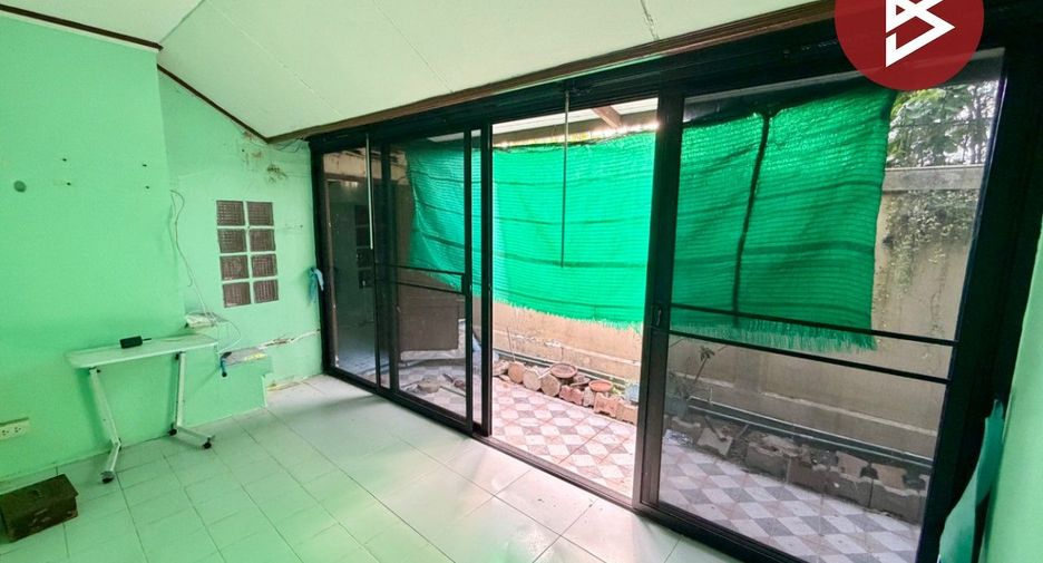 Casa adosada en venta de 3 habitaciones en Sai Mai, Bangkok