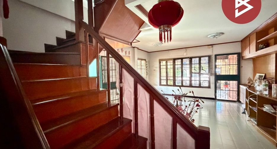 Casa adosada en venta de 3 habitaciones en Sai Mai, Bangkok