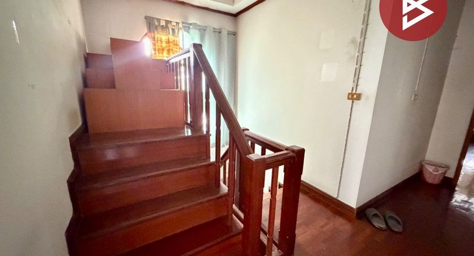 Casa adosada en venta de 3 habitaciones en Sai Mai, Bangkok