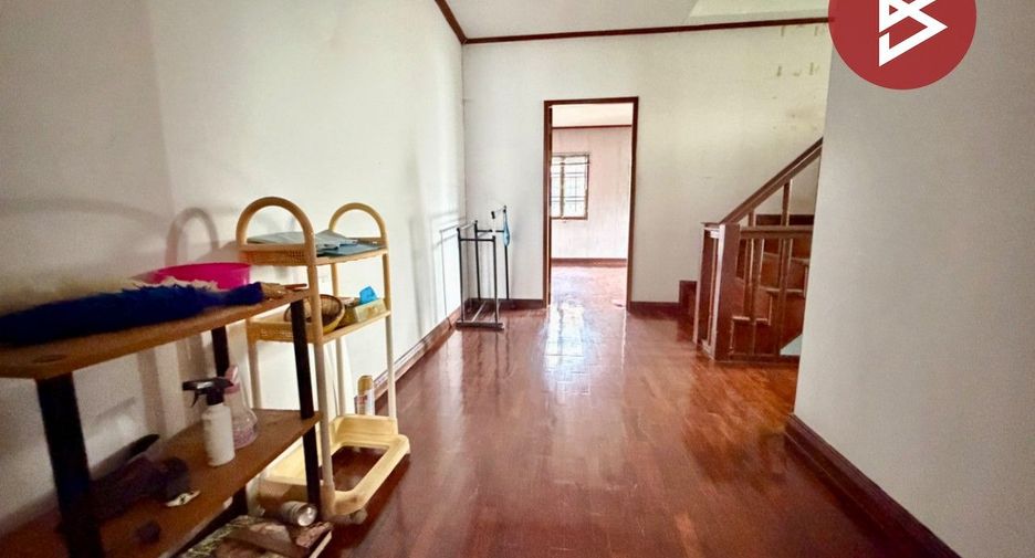 Casa adosada en venta de 3 habitaciones en Sai Mai, Bangkok