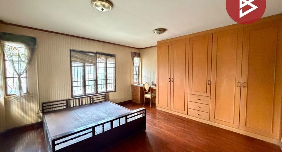 Casa adosada en venta de 3 habitaciones en Sai Mai, Bangkok