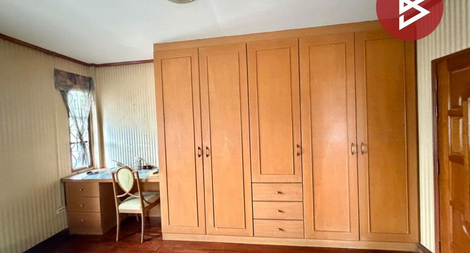 Casa adosada en venta de 3 habitaciones en Sai Mai, Bangkok