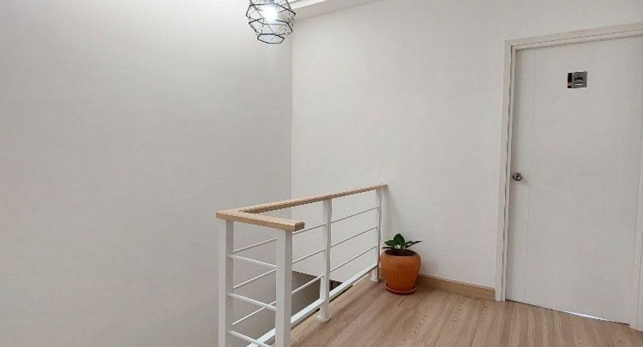 For sale 4 bedrooms townhouse in Bang Phli, Samut Prakan
