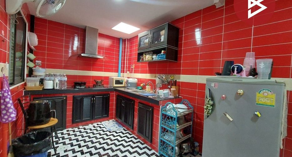 For sale 4 bedrooms townhouse in Bang Phli, Samut Prakan