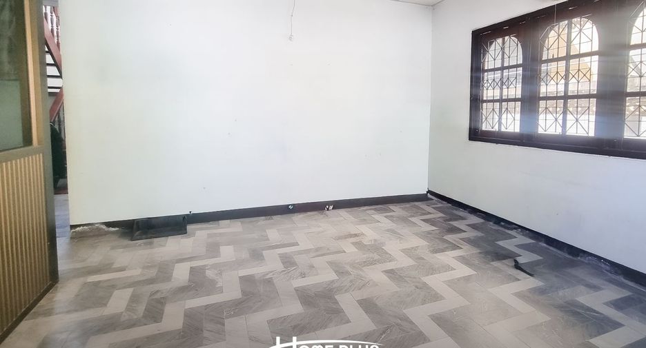 For sale 3 bedrooms house in Mueang Nakhon Ratchasima, Nakhon Ratchasima