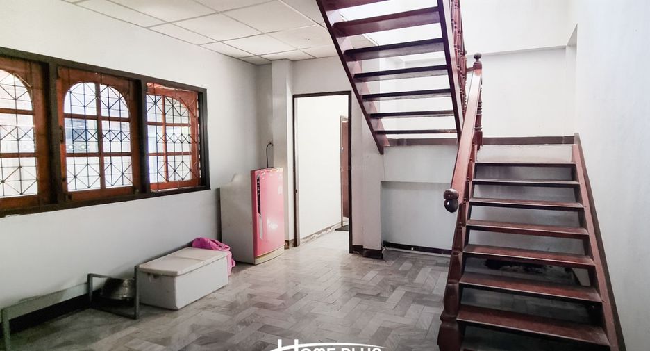 For sale 3 bedrooms house in Mueang Nakhon Ratchasima, Nakhon Ratchasima