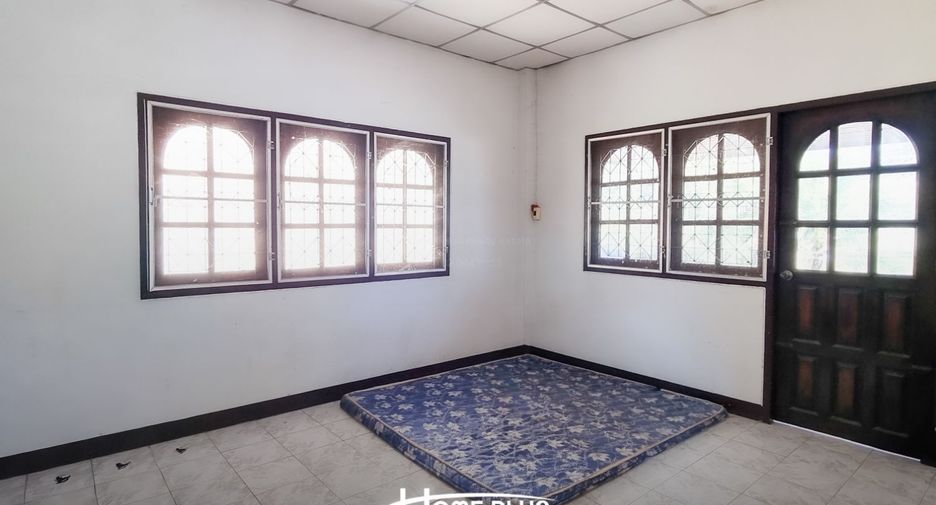 For sale 3 bedrooms house in Mueang Nakhon Ratchasima, Nakhon Ratchasima