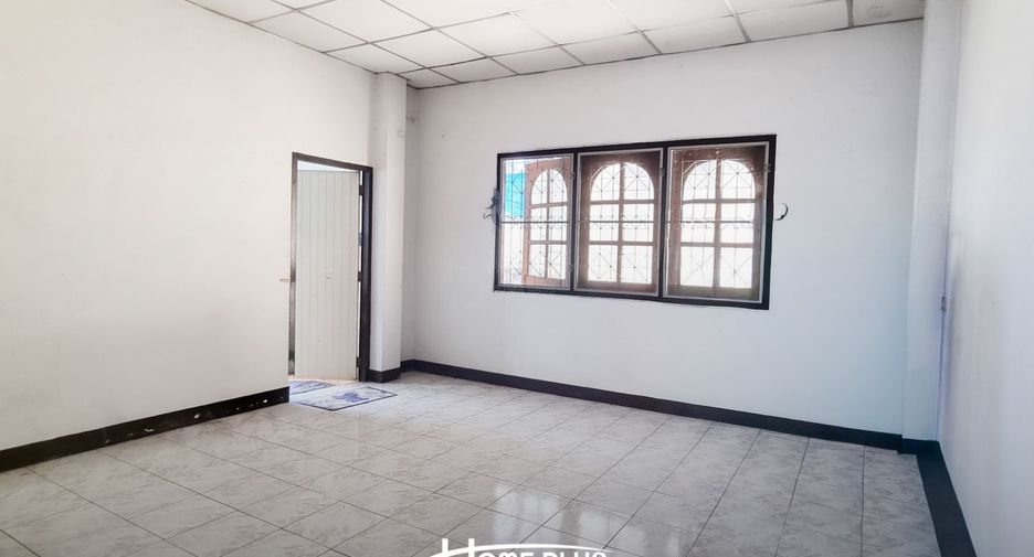 For sale 3 bedrooms house in Mueang Nakhon Ratchasima, Nakhon Ratchasima