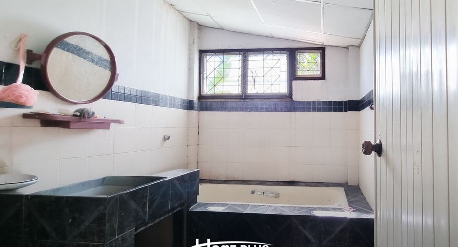 For sale 3 bedrooms house in Mueang Nakhon Ratchasima, Nakhon Ratchasima