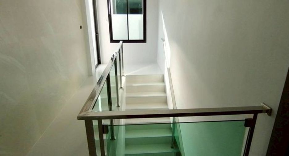 Haus zur Miete und zum Kauf mit 3 Zimmer in Bang Lamung, Chonburi