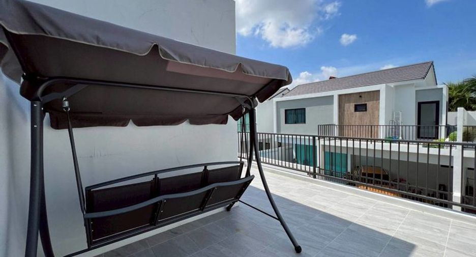 Haus zur Miete und zum Kauf mit 3 Zimmer in Bang Lamung, Chonburi