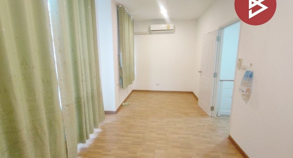 For sale 4 bedrooms townhouse in Ban Pho, Chachoengsao