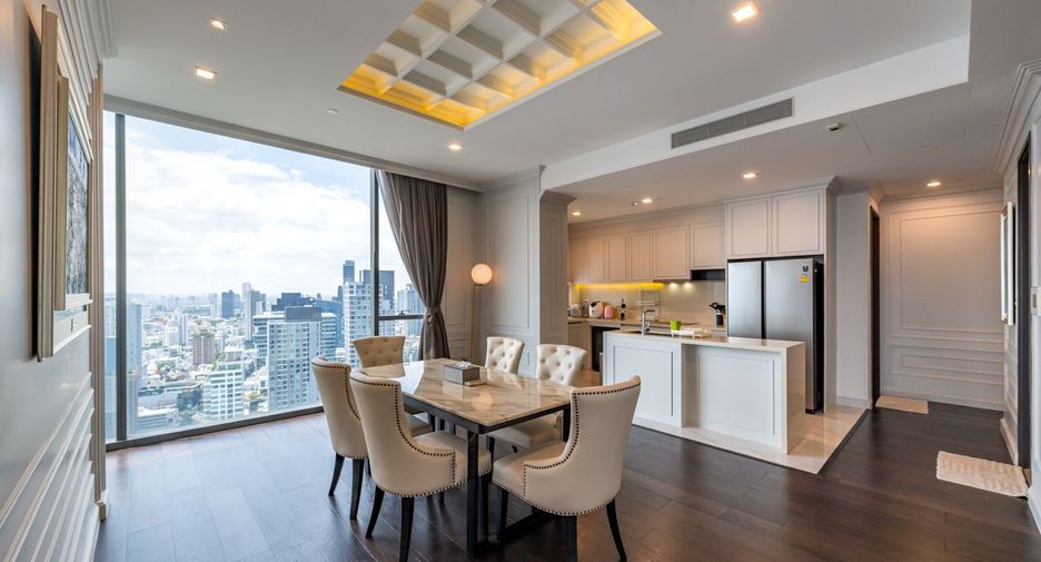 For rent 3 bedrooms condo in Khlong Toei, Bangkok