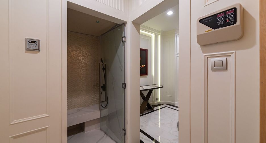 For rent 3 bedrooms condo in Khlong Toei, Bangkok