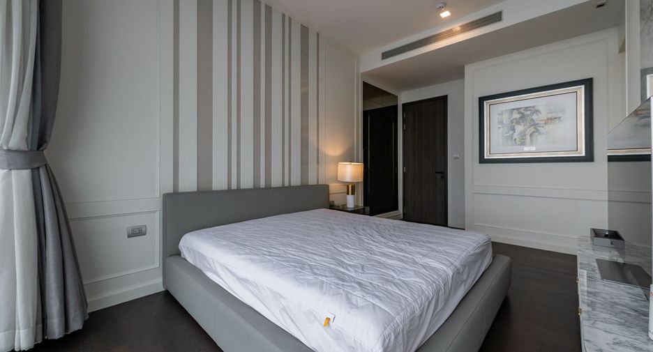 For rent 3 bedrooms condo in Khlong Toei, Bangkok