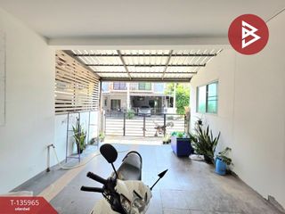 出售 2 卧室 联排别墅 在 Si Racha, Chon Buri