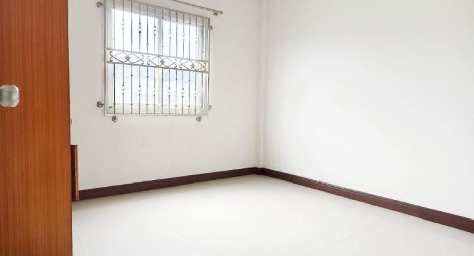 For sale 3 ベッドルーム townhouse in Krathum Baen, Samut Sakhon