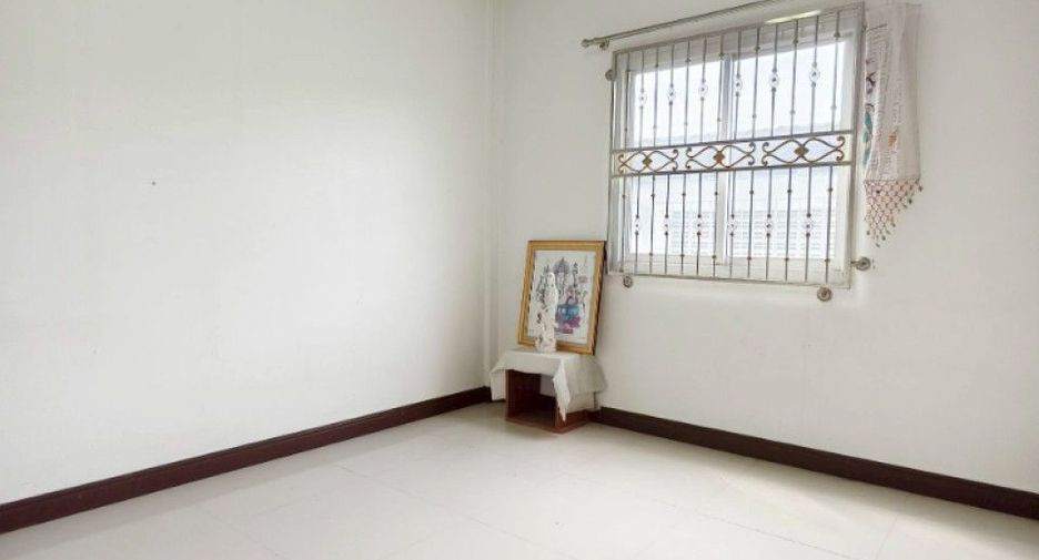 For sale 3 ベッドルーム townhouse in Krathum Baen, Samut Sakhon