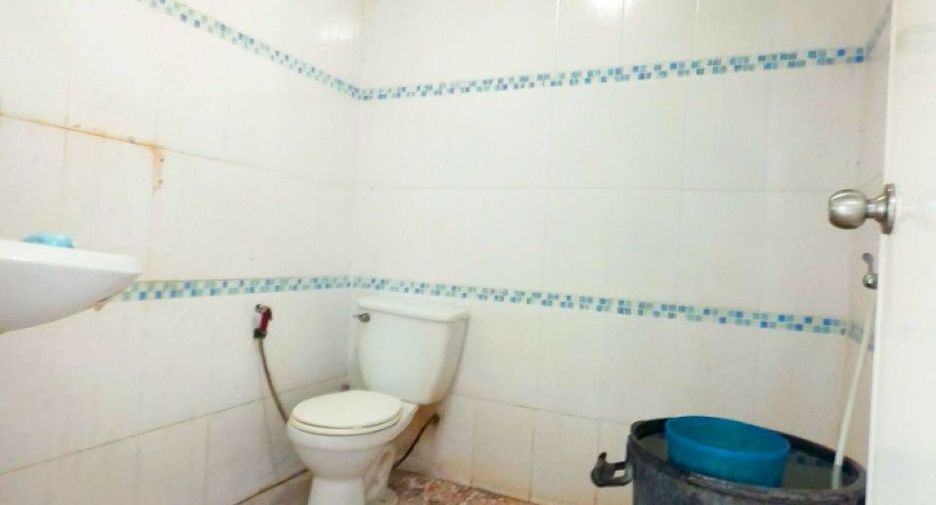 For sale 3 ベッドルーム townhouse in Krathum Baen, Samut Sakhon