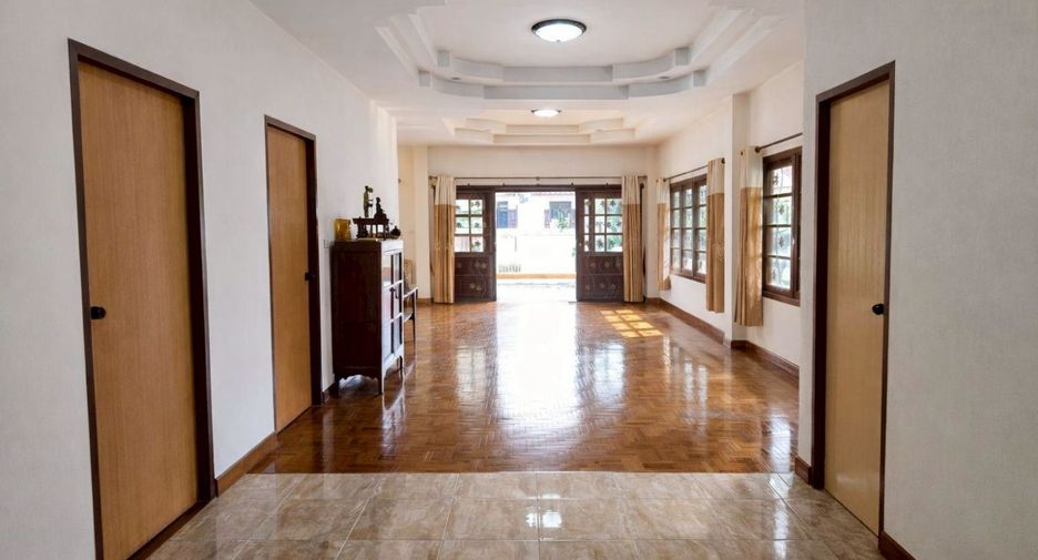 For sale 3 bedrooms house in Saraphi, Chiang Mai