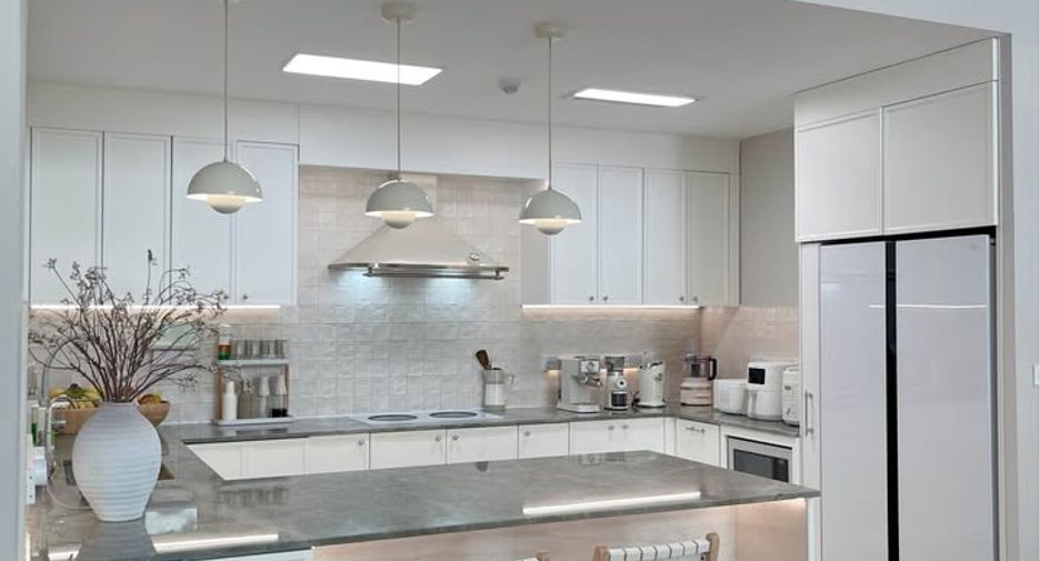 For rent and for sale 3 bedrooms condo in Watthana, Bangkok