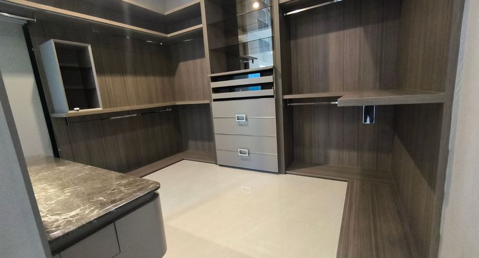 À louer 4 chambres maison à Bang Phli, Samut Prakan
