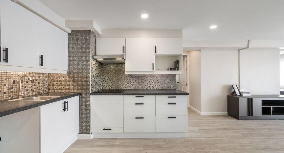 Condo en venta de 2 habitaciones en Bang Na, Bangkok