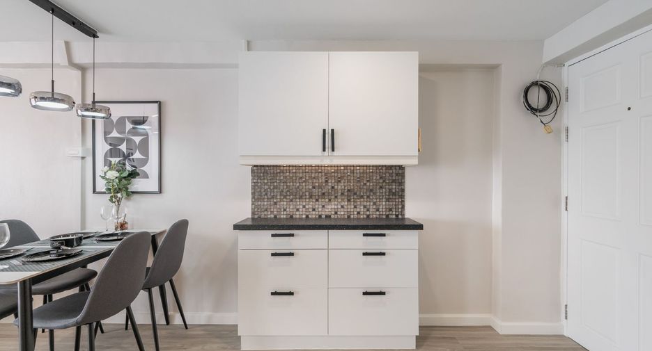 Condo en venta de 2 habitaciones en Bang Na, Bangkok